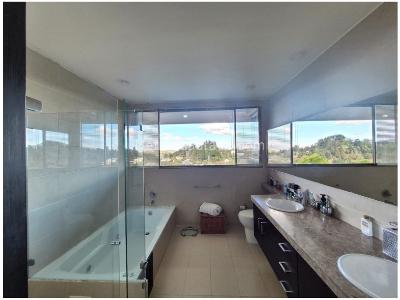 Casa de 3 alcobas en venta en Loma Del Escobero, Envigado · foto 17 de 20