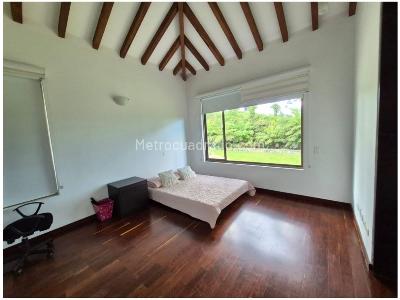 Casa de 3 alcobas en venta en Loma Del Escobero, Envigado · foto 18 de 20