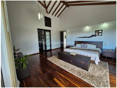 Casa de 3 alcobas en venta en Loma Del Escobero, Envigado · foto 20 de 20