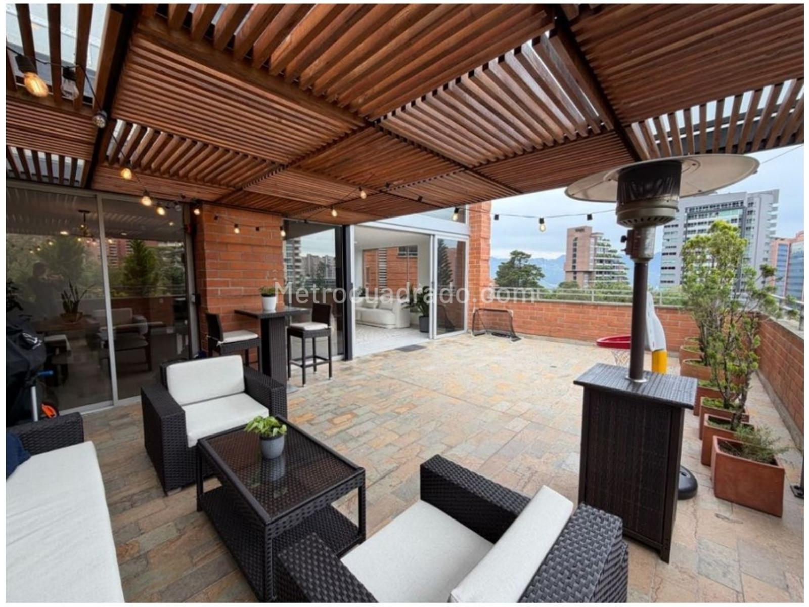 Apartamento de 3 habitaciones en venta en Poblado el Tesoro, Medellín — imagen 1 de 20