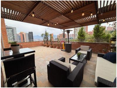 Apartamento de 3 alcobas en venta en El Poblado El Tesoro, Medellín, 210 m² · foto 2 de 20