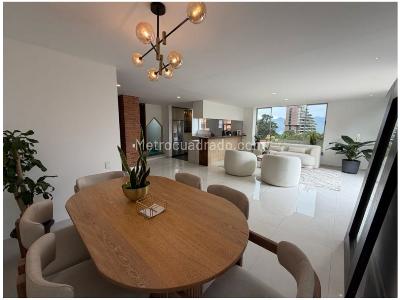 Apartamento de 3 alcobas en venta en El Poblado El Tesoro, Medellín, 210 m² · foto 12 de 20