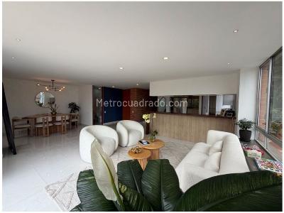 Apartamento de 3 alcobas en venta en El Poblado El Tesoro, Medellín, 210 m² · foto 19 de 20