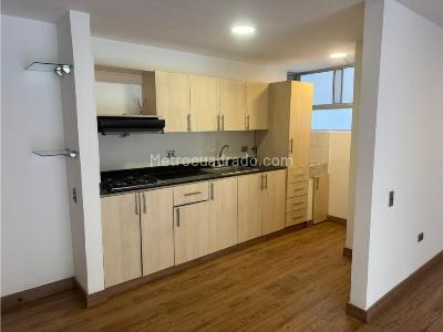 Apartamento de 2 alcobas en venta en Loma De Cumbres, Envigado, 76 m² · foto 3 de 12