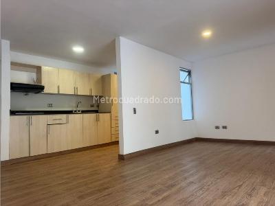 Apartamento de 2 alcobas en venta en Loma De Cumbres, Envigado, 76 m² · foto 4 de 12