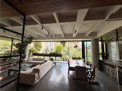 Apartamento de 3 alcobas en arriendo en El Poblado Provenza, Medellín, 250 m² · foto 2 de 4