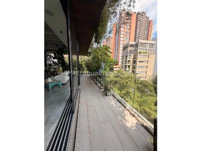 Apartamento de 3 alcobas en arriendo en El Poblado Provenza, Medellín, 250 m² · foto 3 de 4