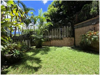 Casa de 4 alcobas en venta en Loma Benedictinos, Envigado, 234 m² · foto 2 de 20