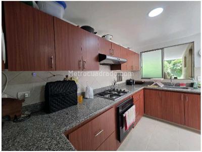 Casa de 4 alcobas en venta en Loma Benedictinos, Envigado, 234 m² · foto 7 de 20