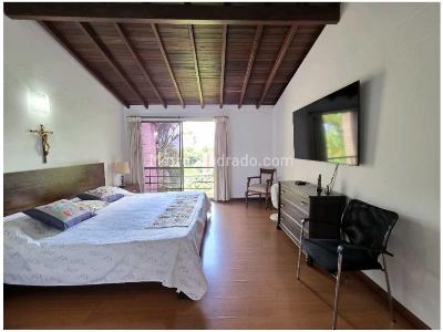 Casa de 4 alcobas en venta en Loma Benedictinos, Envigado, 234 m² · foto 14 de 20