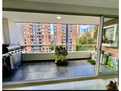 Apartamento de 3 alcobas en venta en Castropol, Medellín, 117 m² · foto 3 de 20