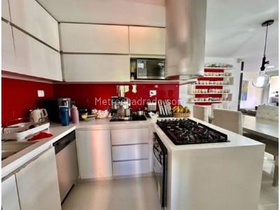 Apartamento de 3 alcobas en venta en Castropol, Medellín, 117 m² · foto 10 de 20