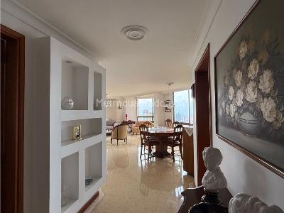 Apartamento de 3 alcobas en venta en El Poblado El Tesoro, Medellín, 165 m² · foto 4 de 19