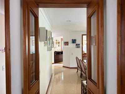 Apartamento de 3 alcobas en venta en El Poblado El Tesoro, Medellín, 165 m² · foto 9 de 19