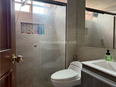 Apartamento de 3 alcobas en venta en El Poblado El Tesoro, Medellín, 165 m² · foto 18 de 19