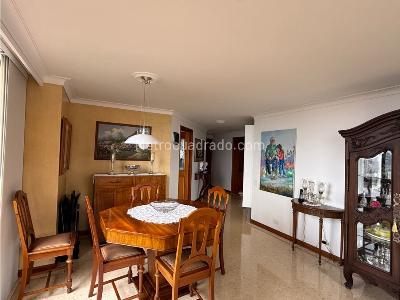 Apartamento de 3 alcobas en venta en El Tesoro, Medellín, 139 m² · foto 3 de 15