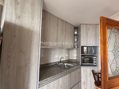 Apartamento de 3 alcobas en venta en El Tesoro, Medellín, 139 m² · foto 6 de 15