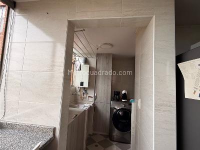 Apartamento de 3 alcobas en venta en El Tesoro, Medellín, 139 m² · foto 8 de 15