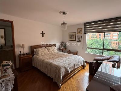 Apartamento de 3 alcobas en venta en El Tesoro, Medellín, 139 m² · foto 12 de 15