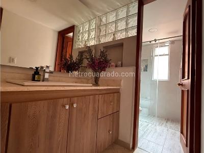 Apartamento de 3 alcobas en venta en El Tesoro, Medellín, 139 m² · foto 14 de 15