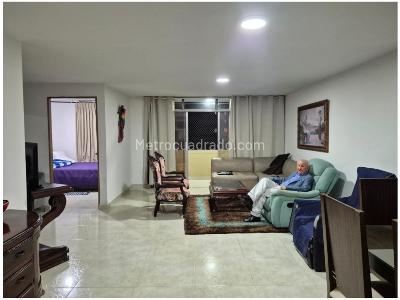 Apartamento de 3 alcobas en venta en Conquistadores, Medellín, 122 m² · foto 2 de 10