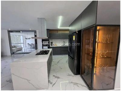 Casa de 3 alcobas en venta en San Lucas, Envigado, 280 m² · foto 7 de 20