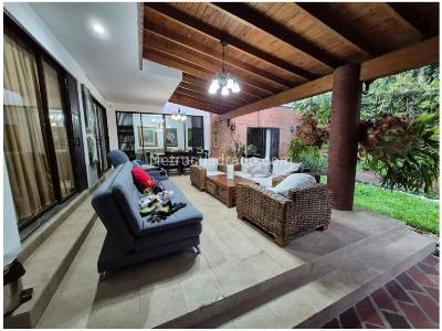 Casa de 4 alcobas en venta en Poblado San Lucas, Medellín, 319 m² · foto 2 de 20