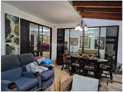 Casa de 4 alcobas en venta en Poblado San Lucas, Medellín, 319 m² · foto 12 de 20