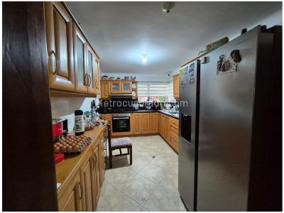 Casa de 4 alcobas en venta en Poblado San Lucas, Medellín, 319 m² · foto 14 de 20