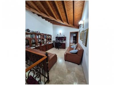 Casa de 4 alcobas en venta en Poblado San Lucas, Medellín, 319 m² · foto 16 de 20