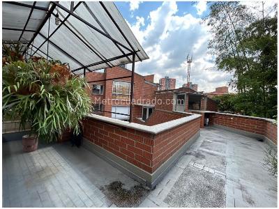 Apartamento de 3 alcobas en venta en Transversal Inferior, Medellín, 196 m² · foto 2 de 18