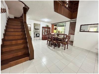 Apartamento de 3 alcobas en venta en Transversal Inferior, Medellín, 196 m² · foto 8 de 18