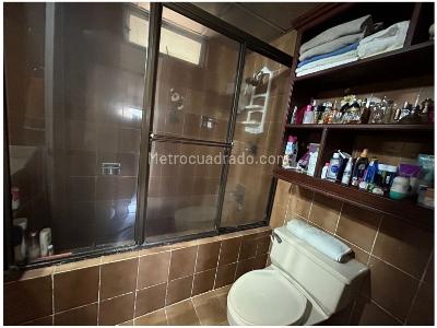 Apartamento de 3 alcobas en venta en Transversal Inferior, Medellín, 196 m² · foto 17 de 18