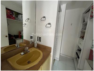 Apartamento de 3 alcobas en venta en Transversal Inferior, Medellín, 196 m² · foto 18 de 18