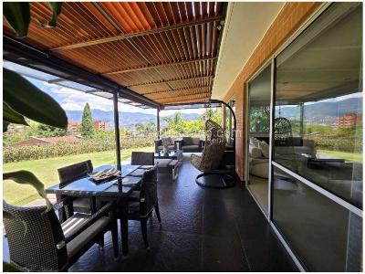 Casa de 3 alcobas en venta en Loma Benedictinos, Envigado, 320 m² · foto 6 de 20