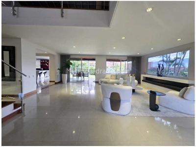 Casa de 3 alcobas en venta en Loma Benedictinos, Envigado, 320 m² · foto 8 de 20