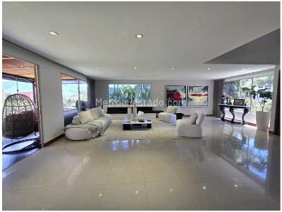 Casa de 3 alcobas en venta en Loma Benedictinos, Envigado, 320 m² · foto 10 de 20