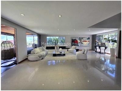 Casa de 3 alcobas en venta en Loma Benedictinos, Envigado, 320 m² · foto 11 de 20