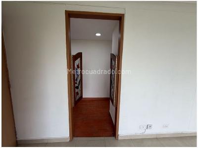 Apartamento de 2 alcobas en venta en Poblado Loma De Yarumo, Medellín, 75 m² · foto 9 de 20
