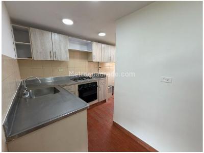 Apartamento de 2 alcobas en venta en Poblado Loma De Yarumo, Medellín, 75 m² · foto 11 de 20