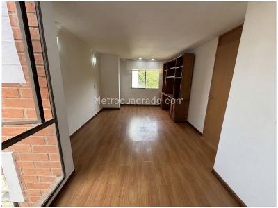 Apartamento de 2 alcobas en venta en Poblado Loma De Yarumo, Medellín, 75 m² · foto 14 de 20