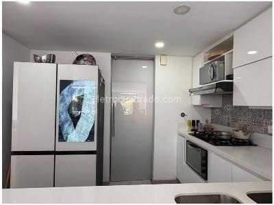 Casa de 3 alcobas en venta en Loma Del Chocho, Envigado, 184 m² · foto 5 de 14