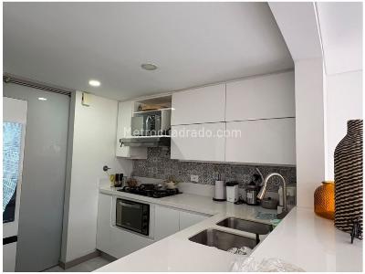 Casa de 3 alcobas en venta en Loma Del Chocho, Envigado, 184 m² · foto 6 de 14
