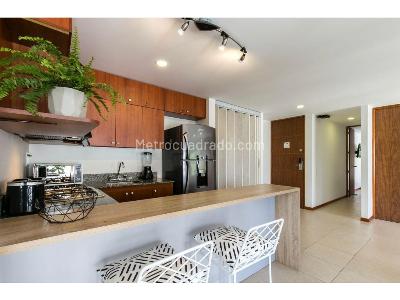 Apartamento de 2 alcobas en venta en El Poblado Las Lomas, Medellín, 65 m² · foto 4 de 7