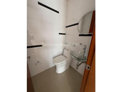 Apartamento de 3 alcobas en venta en Poblado La Visitacion, Medellín, 200 m² · foto 9 de 15