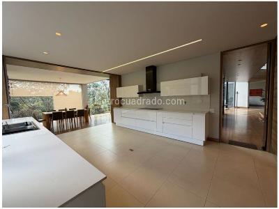 Casa de 5 alcobas en venta en Poblado Palmas, Medellín, 526 m² · foto 14 de 20