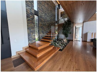 Casa de 5 alcobas en venta en Poblado Palmas, Medellín, 526 m² · foto 19 de 20
