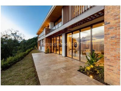 Casa de 5 alcobas en venta en Poblado Palmas, Medellín, 832 m² · foto 1 de 20