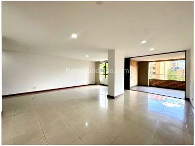 Apartamento de 3 alcobas en venta en Poblado Sector Campestre, Medellín, 170 m² · foto 4 de 20