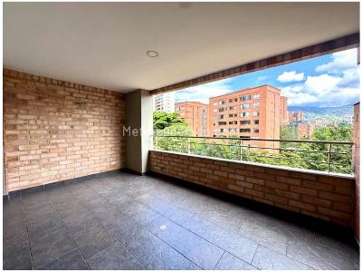 Apartamento de 3 alcobas en venta en Poblado Sector Campestre, Medellín, 170 m² · foto 6 de 20